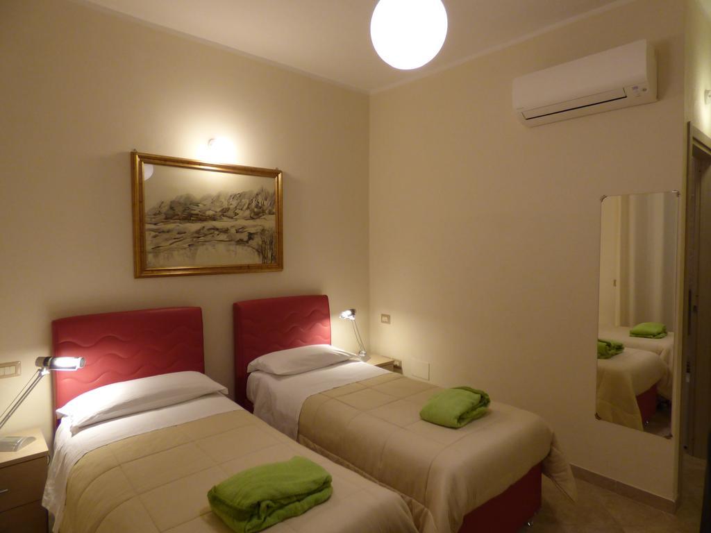 Hotel Anania Cagliari Zimmer foto