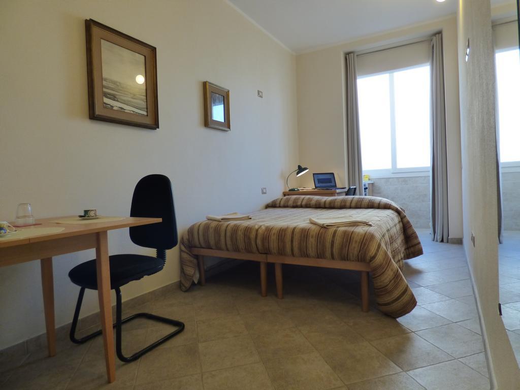 Hotel Anania Cagliari Zimmer foto